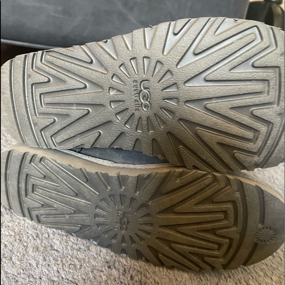 NEW UGGS Womens tall grey boots. Display in shop one boot faded more than other. - Picture 4 of 4